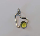 Pendant, Heart silhouette with Peridot